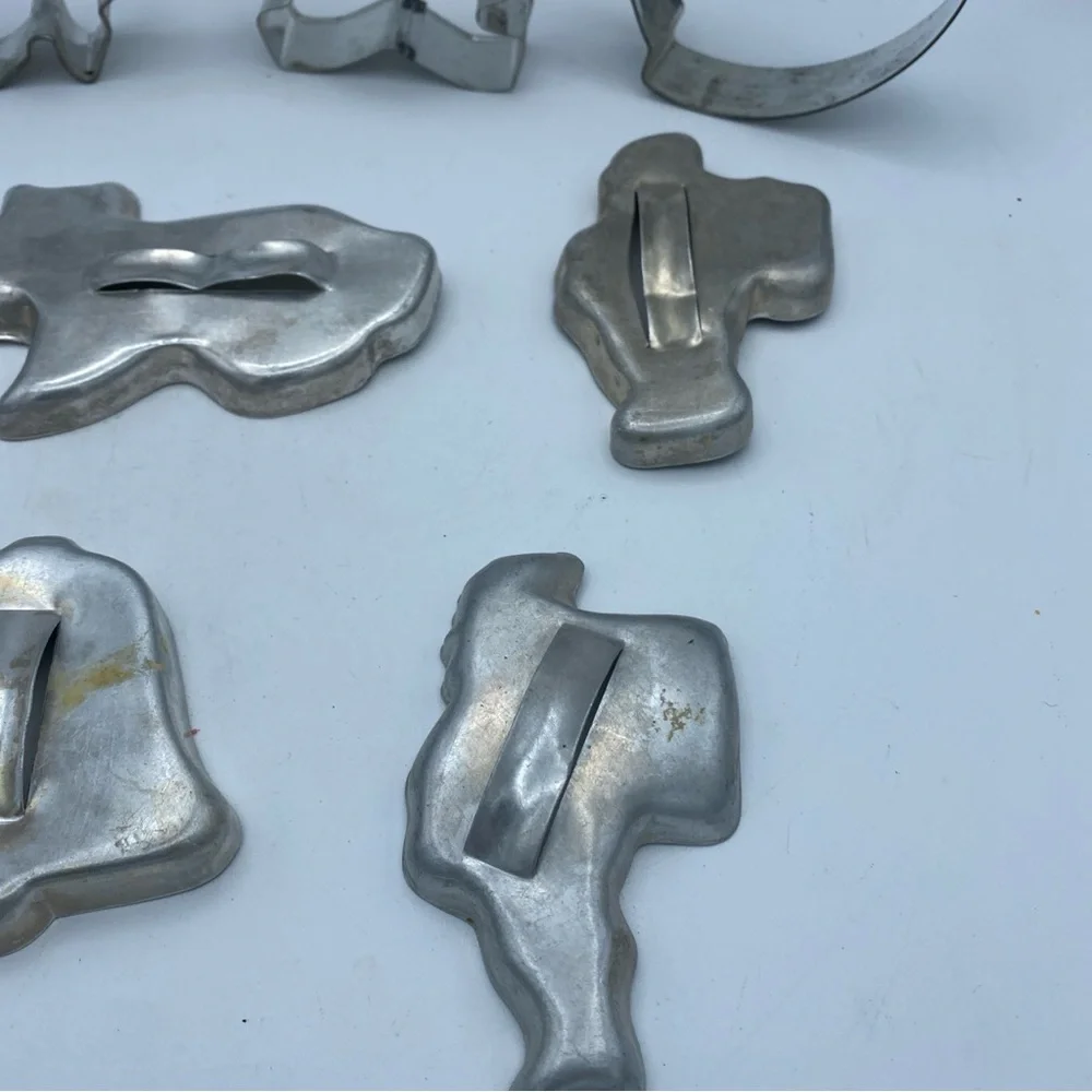 VTG Lot Of 10 Aluminum Metal Cookie Biscuit Cutters Santa Tree Angel Rabbit Bell